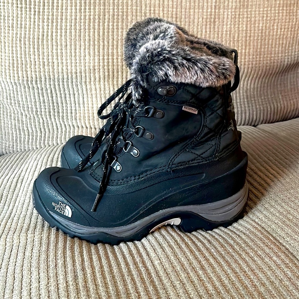 Women’s North Face Snow boots!